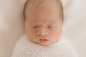 Babyfotograf Dresden, Neugeborenenfotografin Sachsen, emotionale Babyfotos