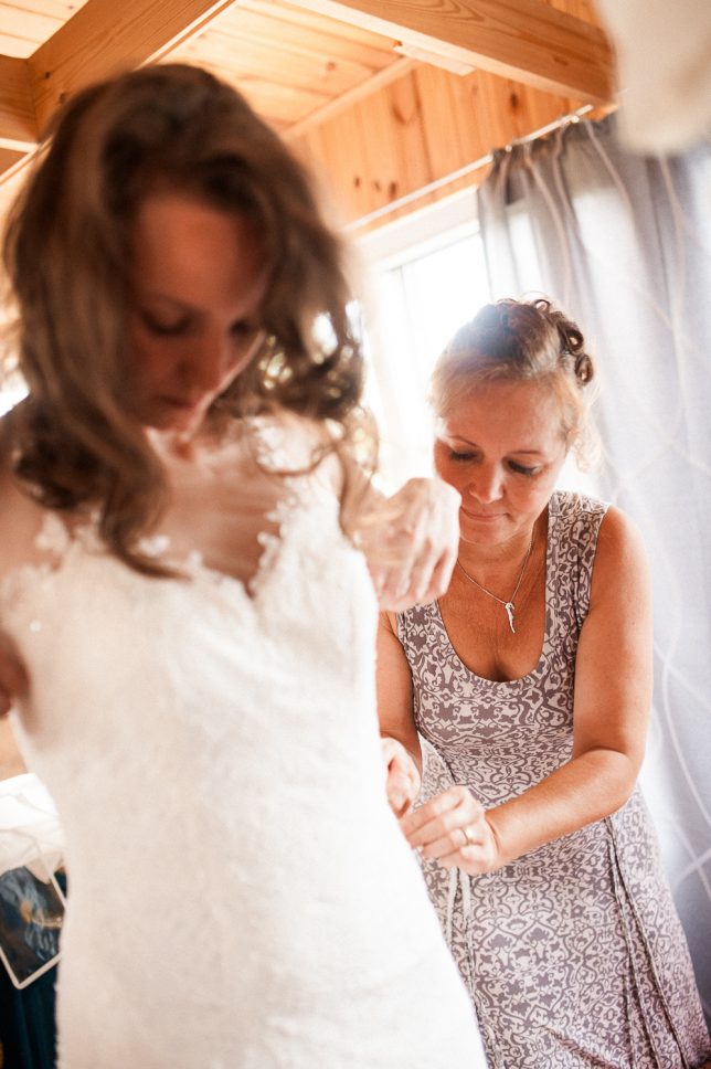freie Trauung, Hochzeitsfotografie Dresden, Leipzig, Hochzeitsfotograf Sachsen, Landhochzeit, Getting Ready Braut, Brautmutter