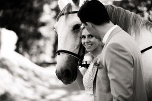 Hochzeitsfotograf Dresden Meißen Brautkleid Braut Pferd