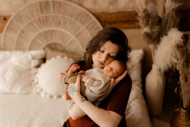 Neugeborenenfotografie; Babyfotograf Dresden; Babyfotoshooting Dresden; Mama-Baby-Fotos