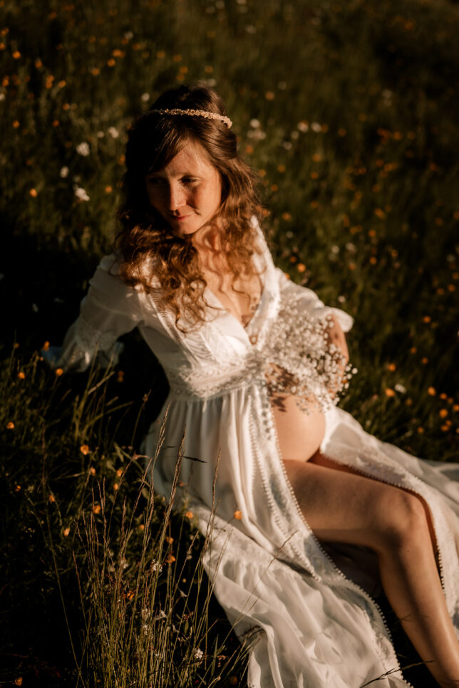 Babybauchshooting Dresden, Schwanger, Fotos mit Babybauch Dresden, Fotoshooting Dresden, Fotograf Dresden, Sonnenuntergangsshooting Dresden