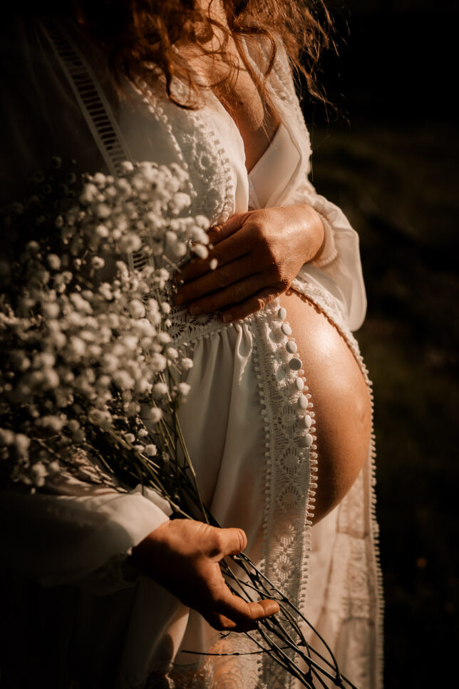 Babybauchshooting Dresden, Schwanger, Fotos mit Babybauch Dresden, Fotoshooting Dresden, Fotograf Dresden, Sonnenuntergangsshooting Dresden