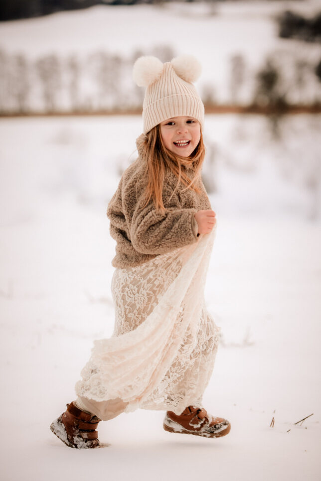Babybauchshooting Dresden, Schwangerschaftsshooting Dresden, Babybauchfotos Dresden, Fotograf Dresden, Fotoshooting Dresden, Schneeshooting Dresden
