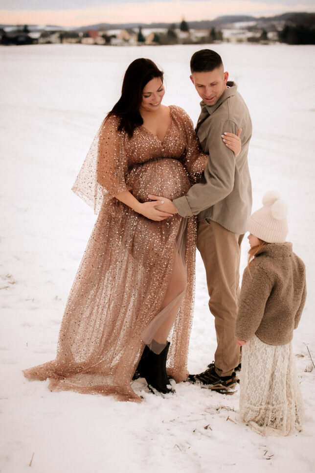 Babybauchshooting Dresden, Schwangerschaftsshooting Dresden, Babybauchfotos Dresden, Fotograf Dresden, Fotoshooting Dresden, Schneeshooting Dresden